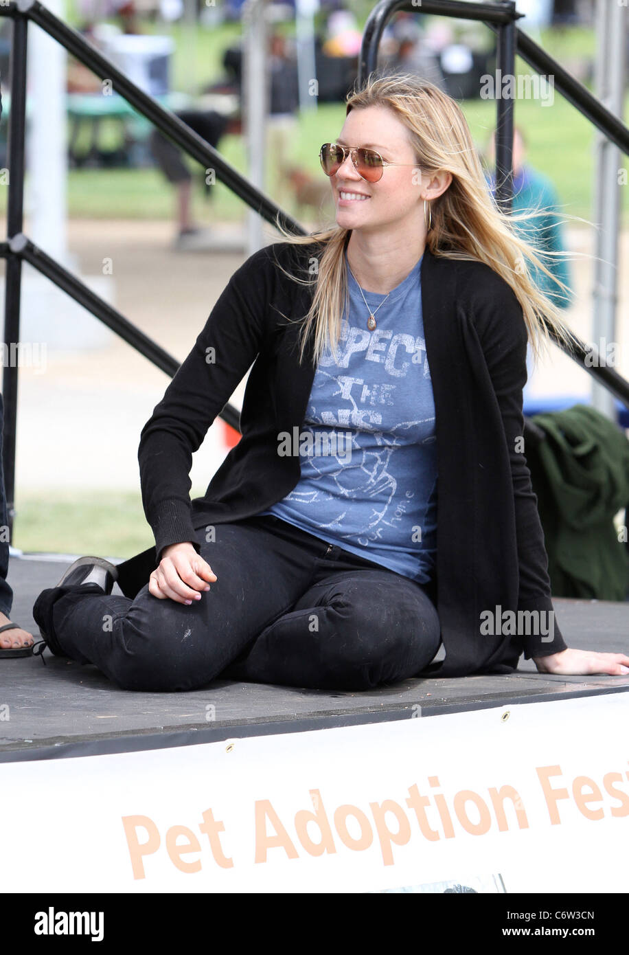 Amy Smart, Best Friends Los Angeles Spring Super Adoption Festival at