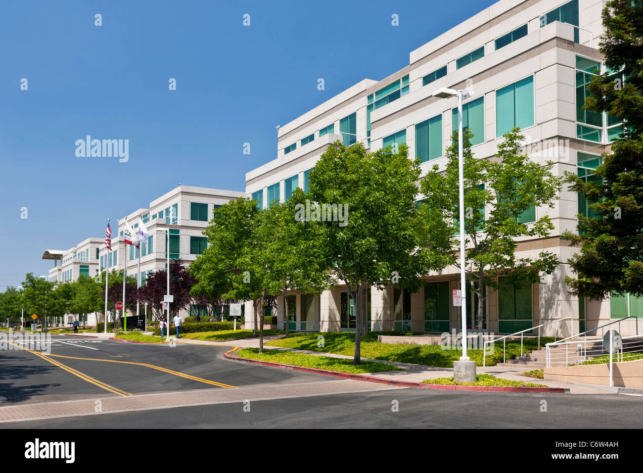 Apple Incorporated's corporate headquarters at 1-6 Infinite Loop, Cupertino, California, USA. JMH5194 Stock Photo