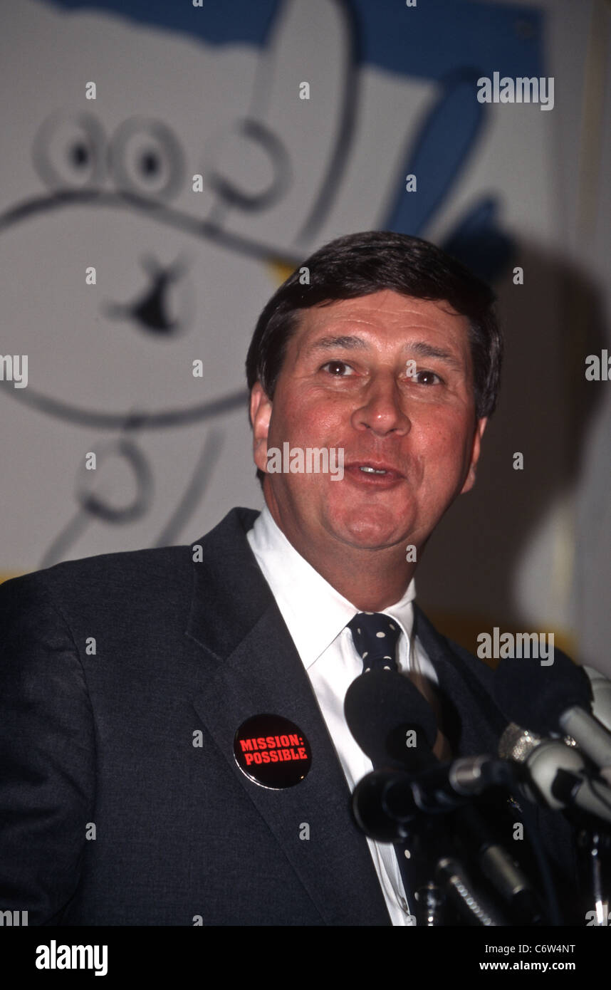 ValuJet President Lewis Jordan announces the resumption of flights September 26, 1996 after being grounded by the FAA Stock Photo
