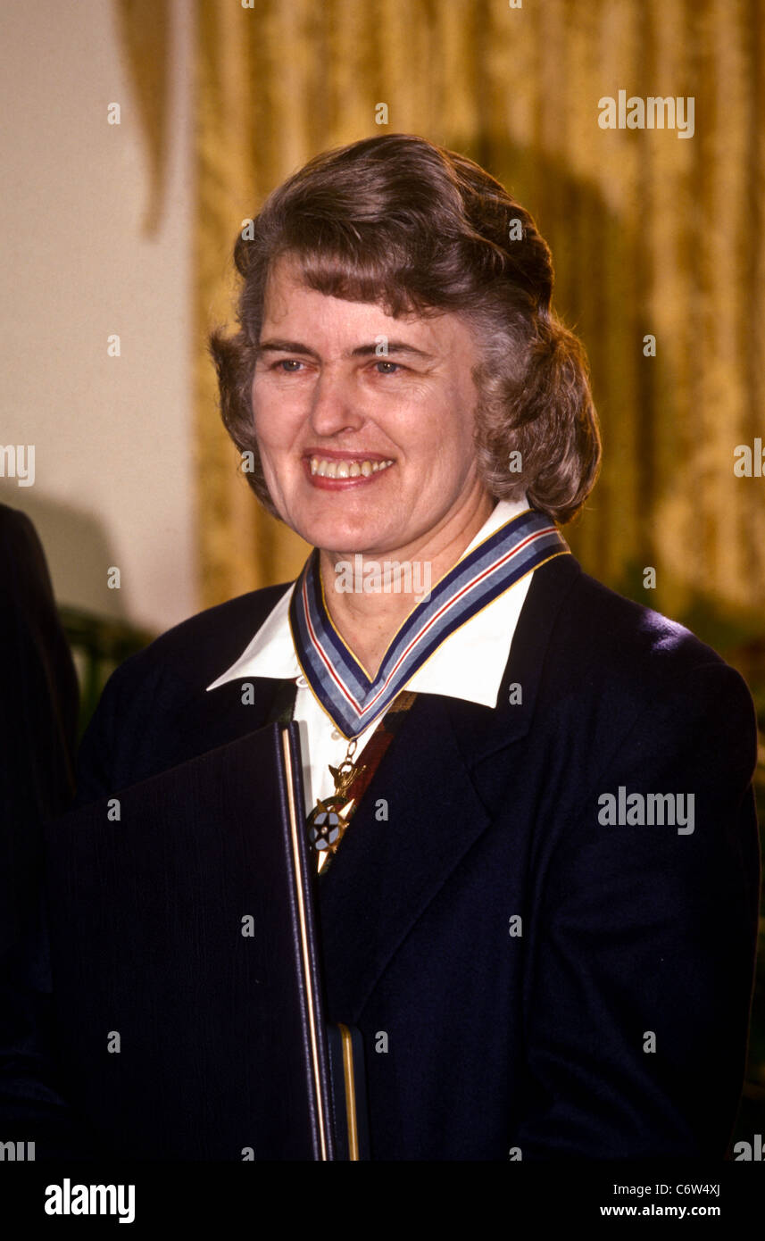 Dr. Shannon Lucid is awarded the Congressional Space Medal of Honor December 2, 1996 at the White House in Washington. Stock Photo
