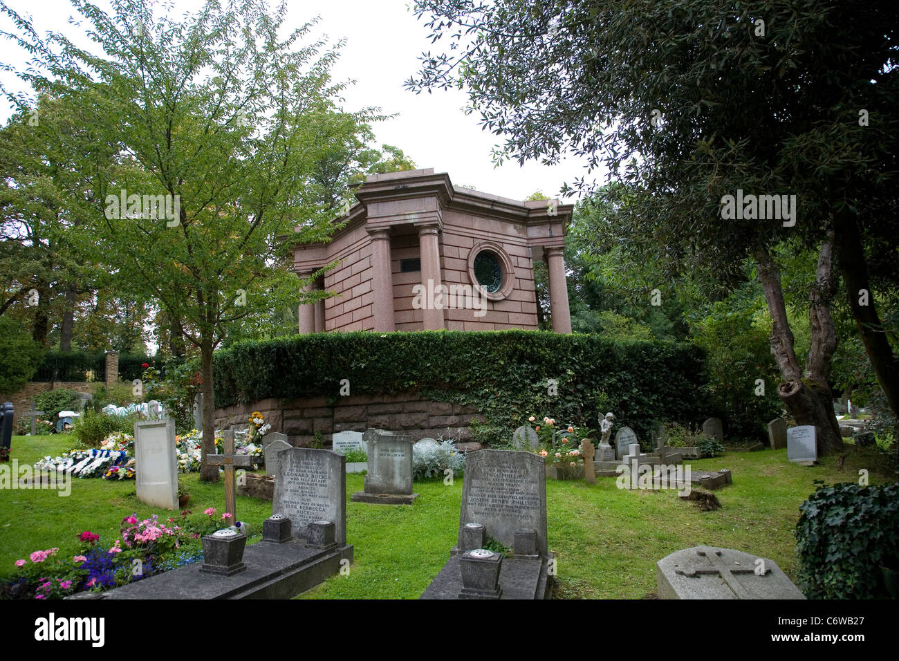 Highgate Cemetery Stock Photo Alamy