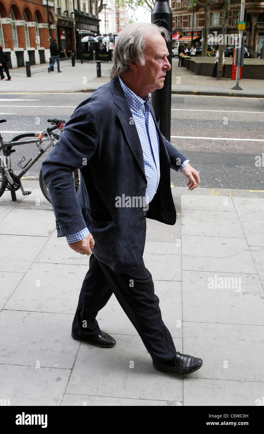 Dennis Waterman Cast of New Tricks arriving at a building to read through a script. Matt Smith arrived at the same building the Stock Photo