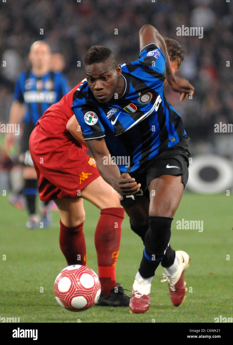 Mario Balotelli Inter Milan beat Roma 1-0 in the Tim Cup final 2010 at ...