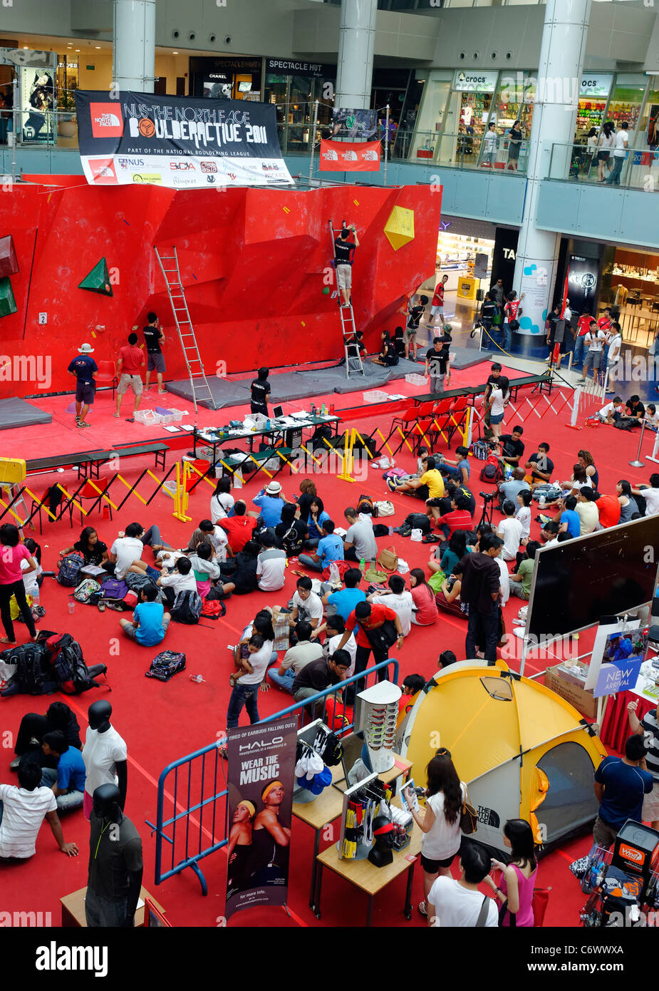 Singapore indoor climbing hires stock photography and images Alamy