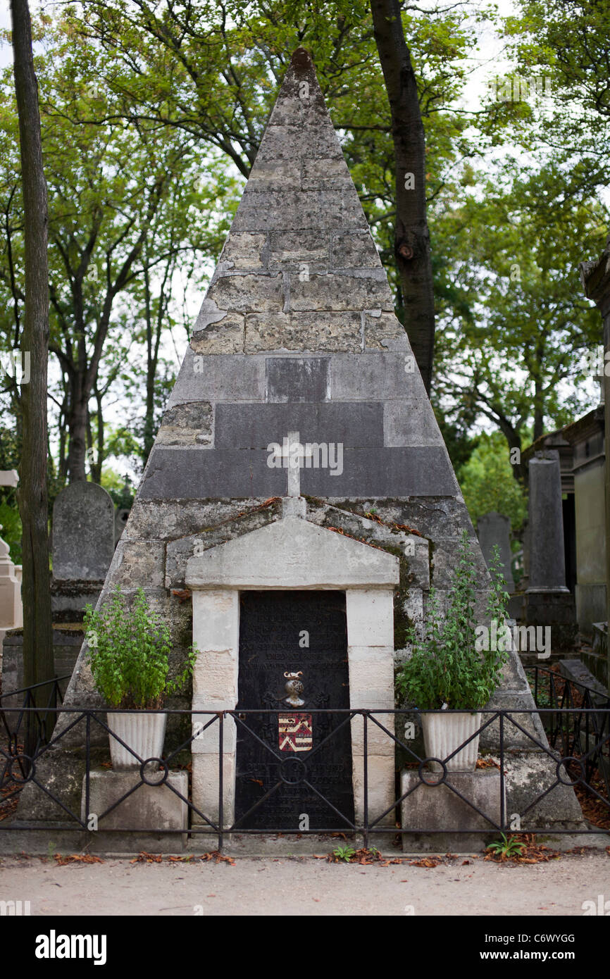 Tomb of Quintin Craufurd (1743-1819), English author and friend of Marie Antoinette, Pere Lachaise Cemetery, Paris, France Stock Photo