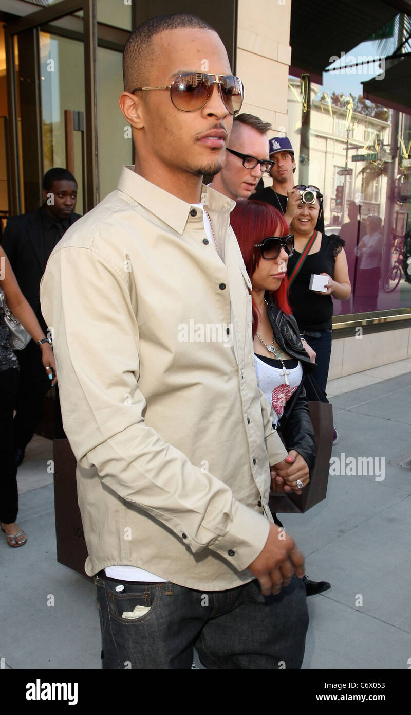 Rapper T.I. shopping at Louis Vuitton on Rodeo Drive in Beverly Hills Los  Angeles, California - 26.04.10 Stock Photo - Alamy