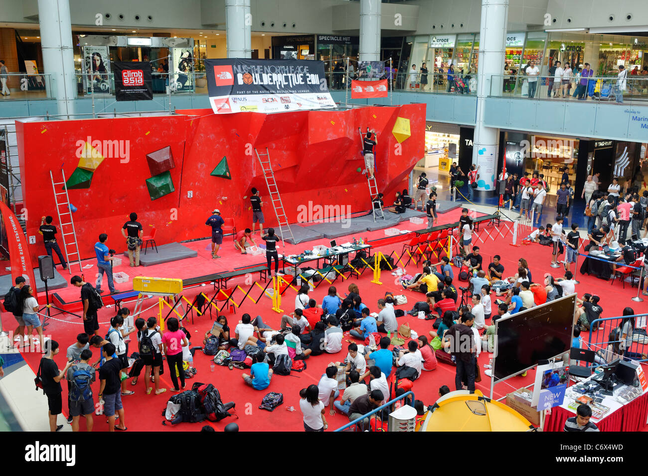 Wall climbing competition in Marina Bay mall Singapore Stock
