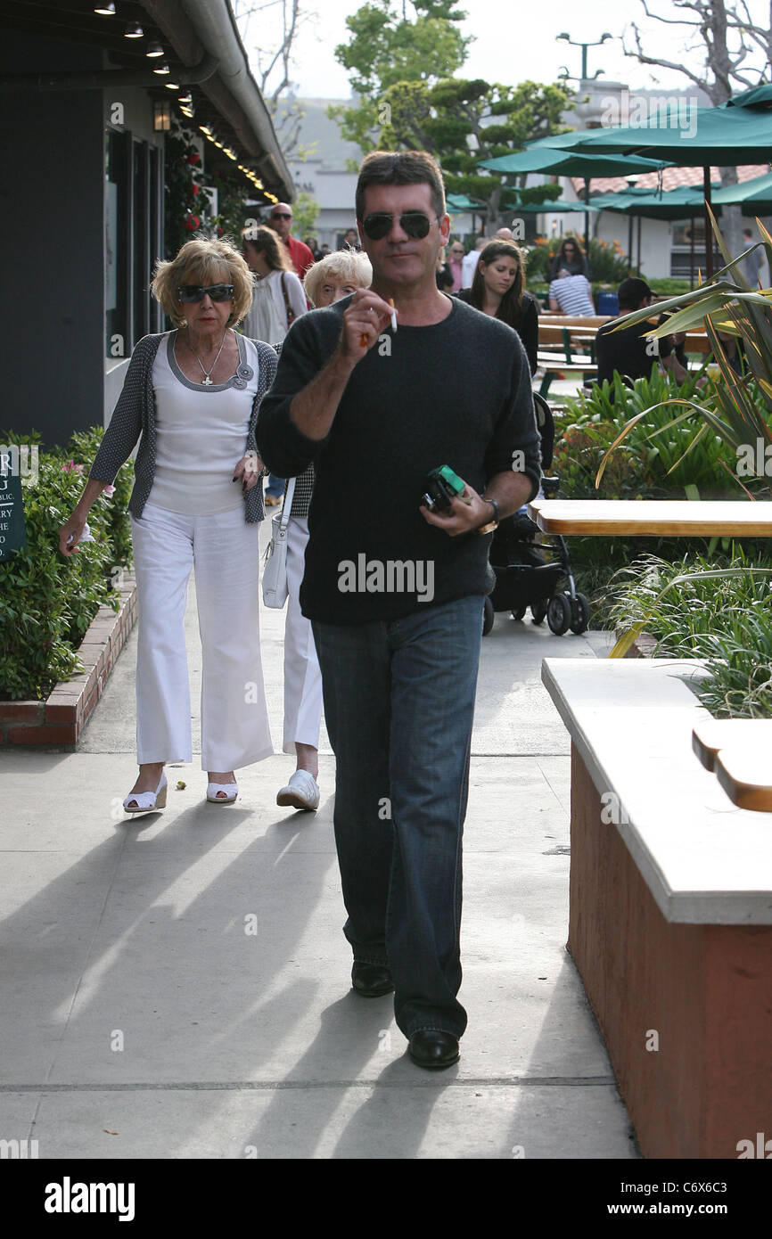 Simon cowell mother hi-res stock photography and images - Alamy