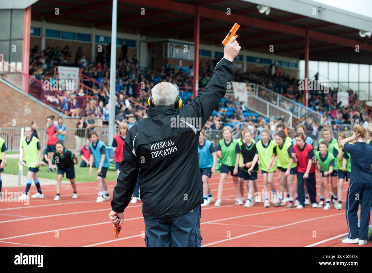 Start of race starting pistol hires stock photography and images Alamy