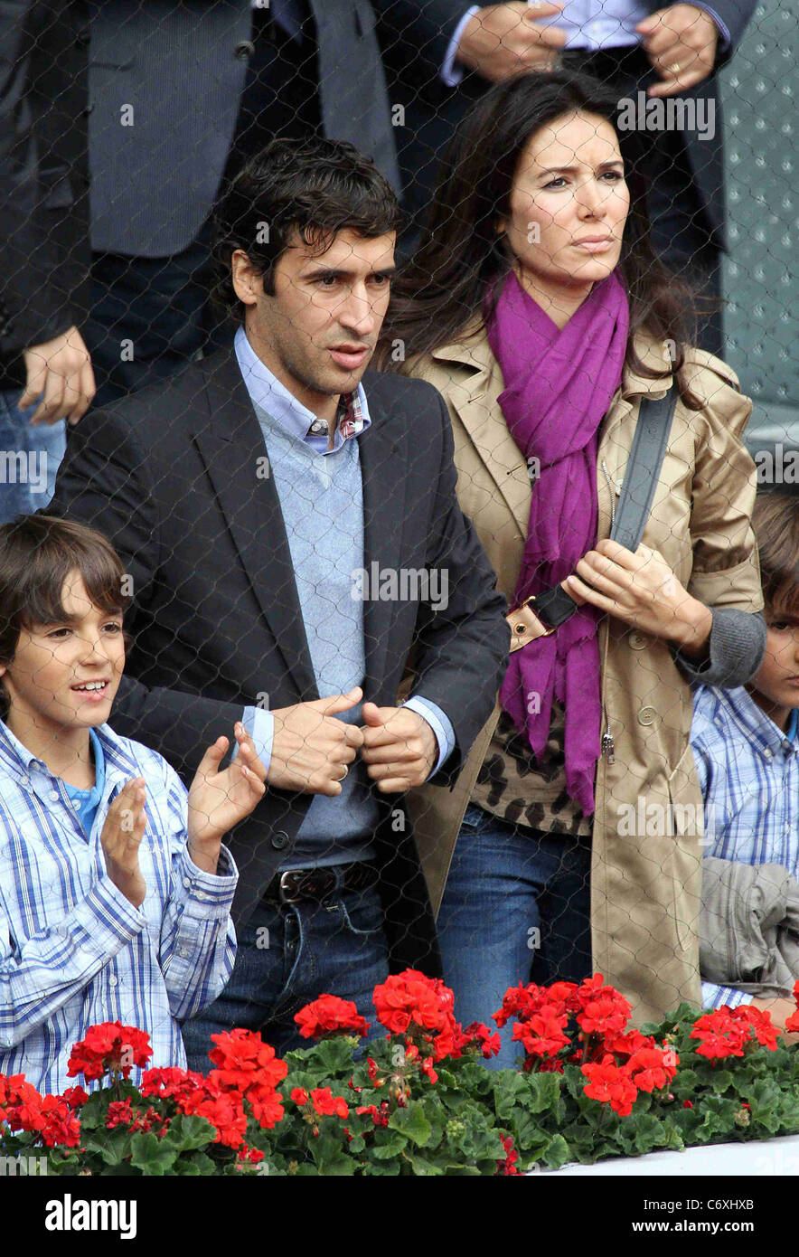 Raul Gonzalez and family at the Madrid Master Series Final between Rafa  Nadal and Roger Federer Madrid, Spain - 16.05.10 Stock Photo - Alamy