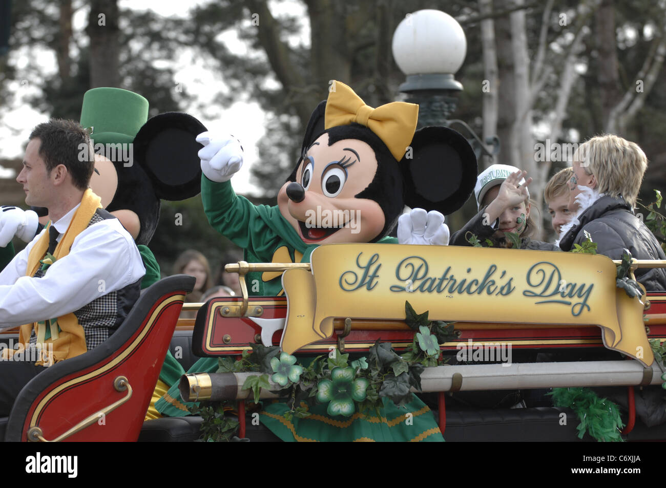 st patricks day disneyland paris 2025