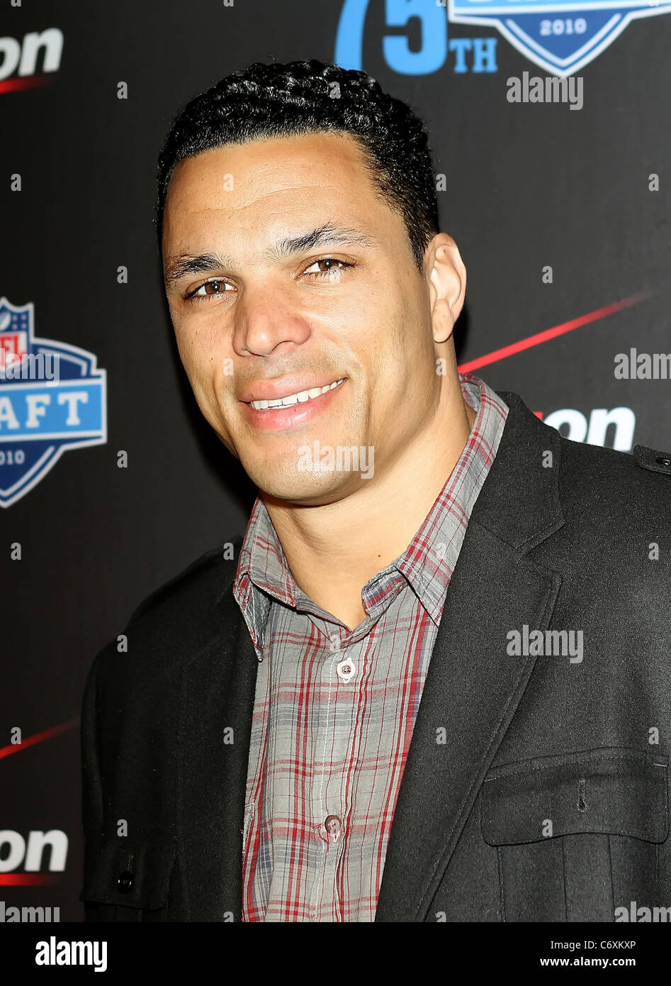 Tony gonzalez nfl hi-res stock photography and images - Alamy