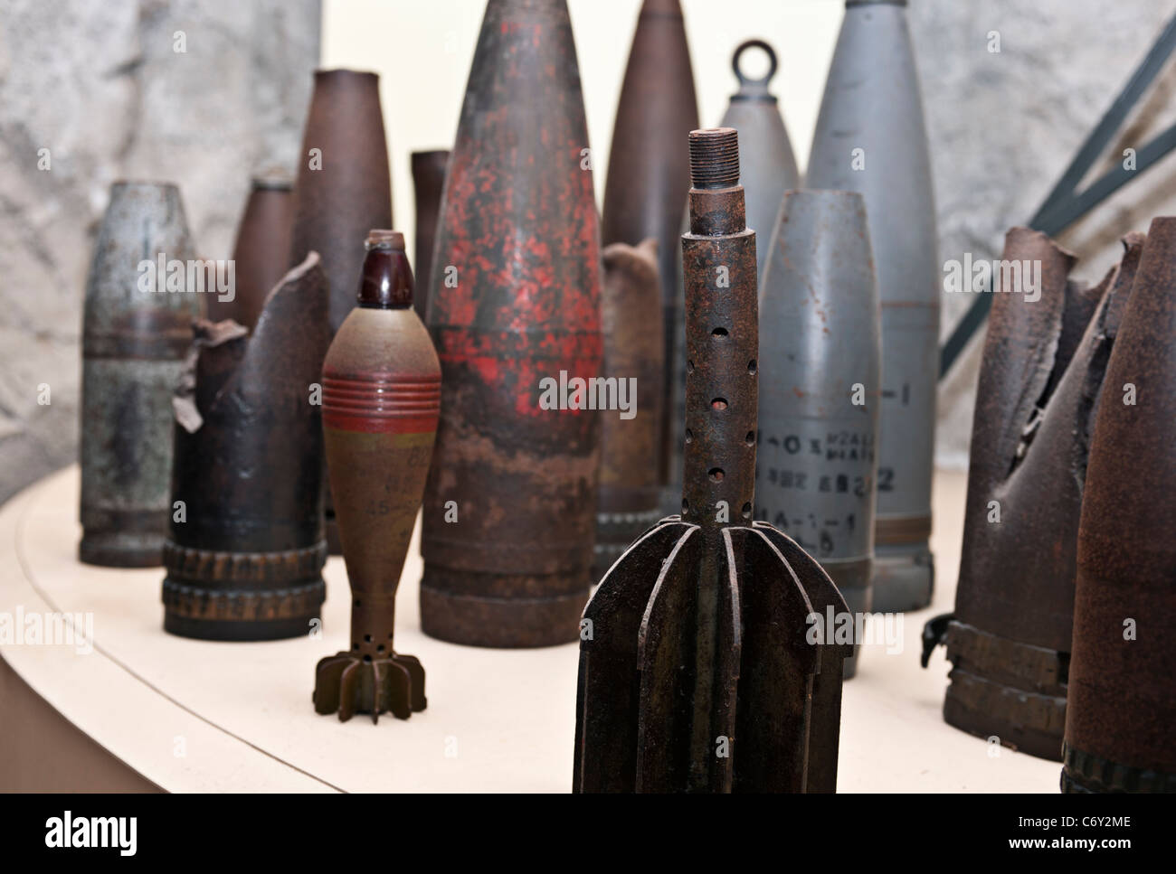 Artillery shells hires stock photography and images Alamy