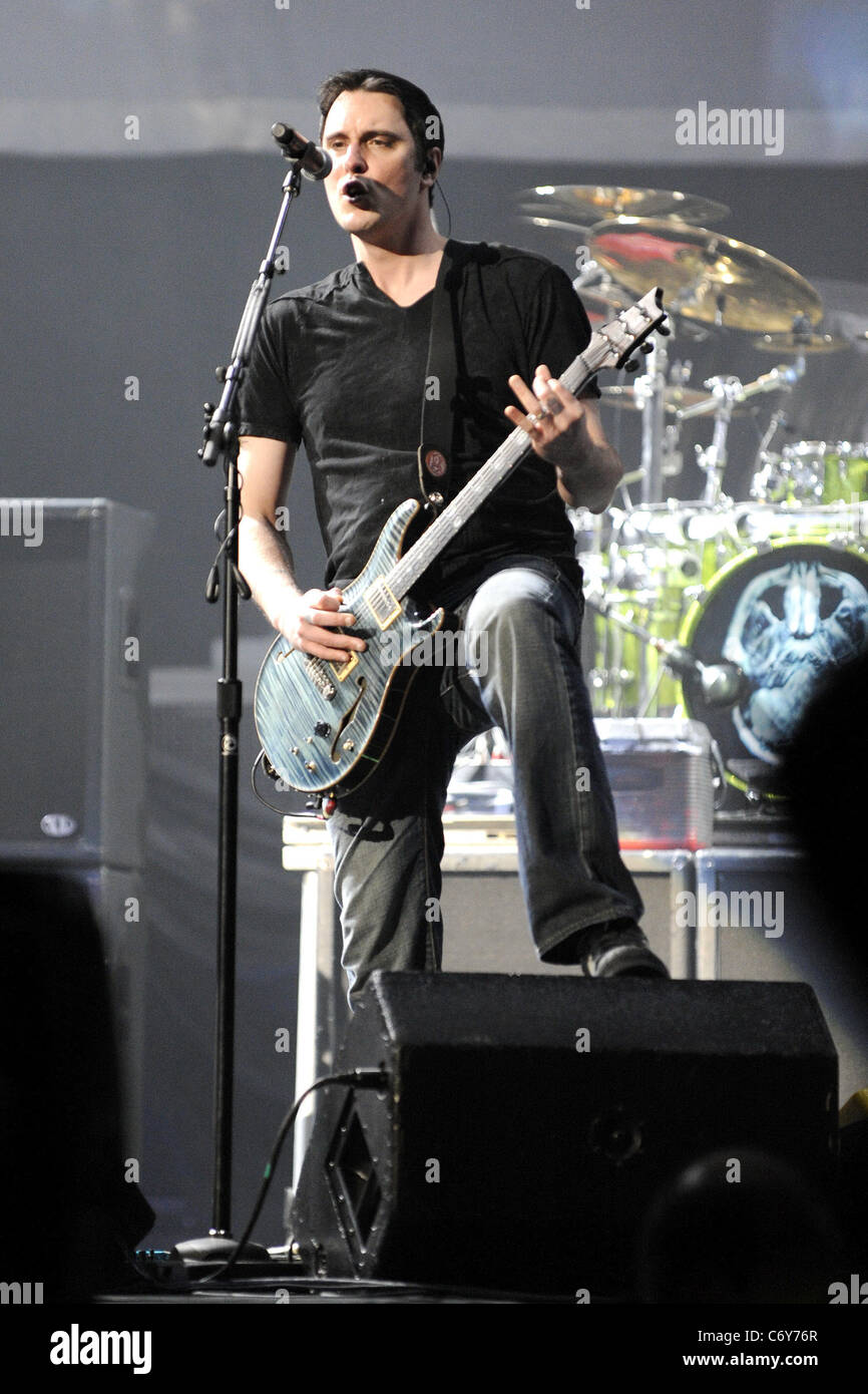 Benjamin Burnley of band 