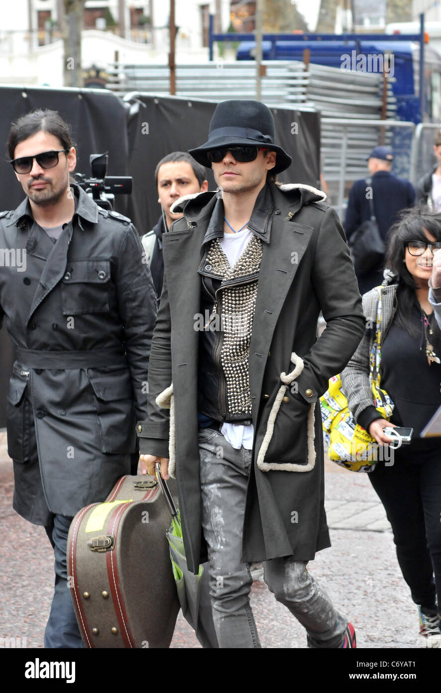 Jared Leto, Shannon Leto from the band '30 Seconds to Mars' arriving at the XFM radio studios on a rainy day in Leicester Stock Photo