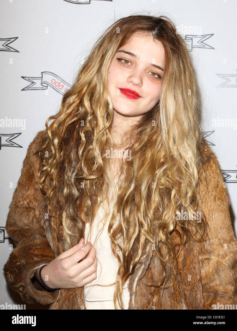 kanaal Ontslag nemen Uitwisseling Sky Ferreira Odd Molly flagship store opening held at the Odd Molly boutique  in Beverly Hills - Arrivals Los Angeles Stock Photo - Alamy