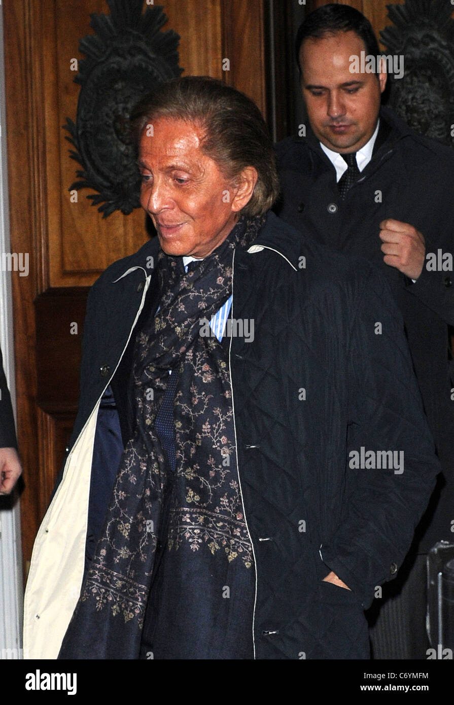 Valentino Garavani leaves an address in Chelsea after a private dinner  London, England - 31.03.10 Tony Clark Stock Photo - Alamy
