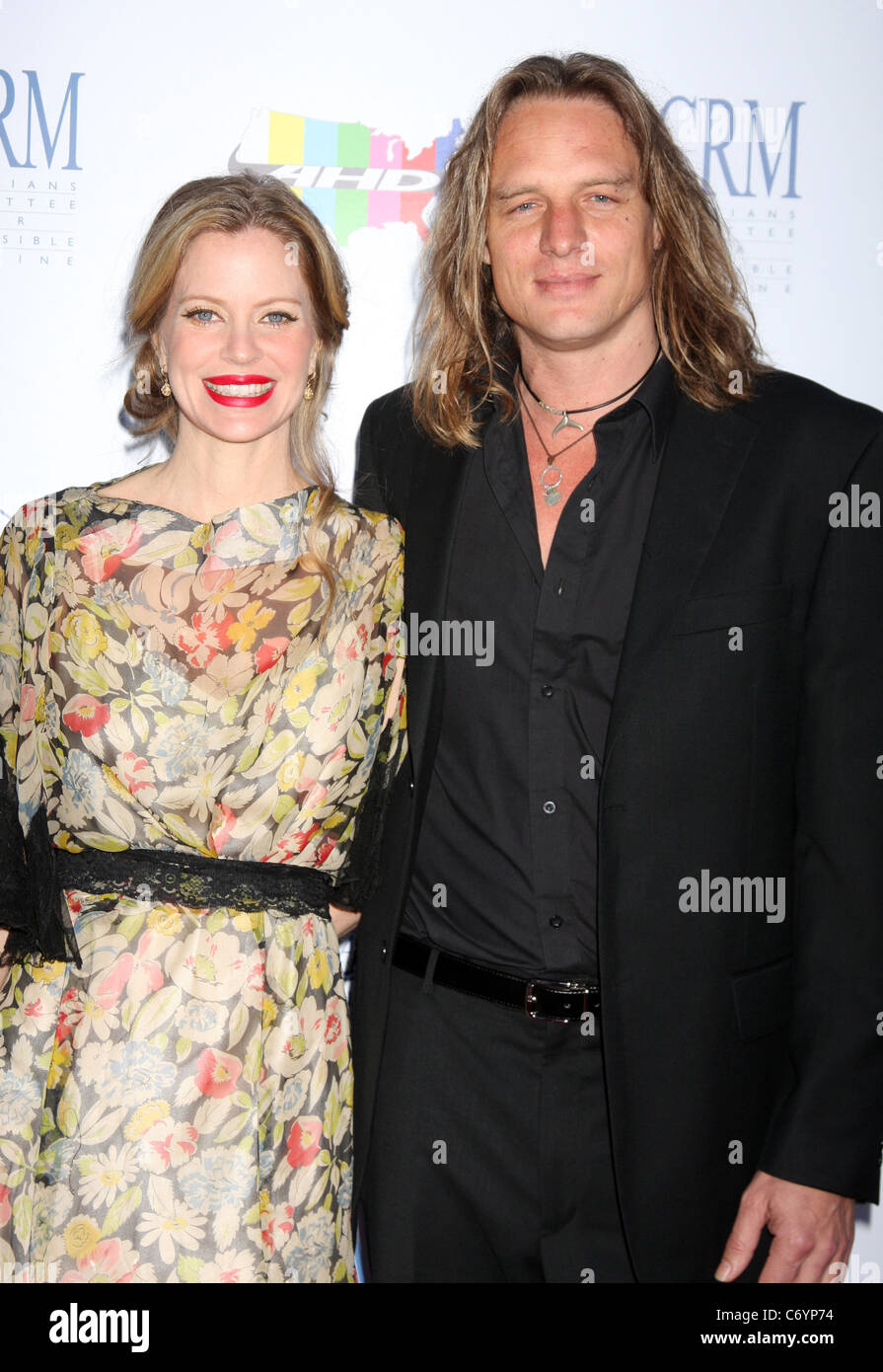 Kristin Bauer and Abri van Straten at The Art of Compassion PCRM 25th  Anniversary Gala held At The Lot Studios. West Hollywood Stock Photo - Alamy, image size:895x1390