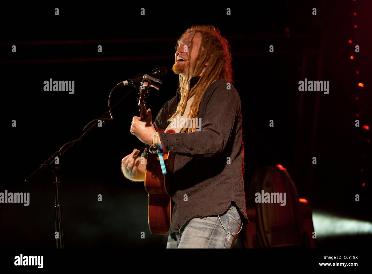 Newton Faulkner performs the Massive Attack cover 'Tear Drop', at Weyfest 2011, Tilford, Surrey, England Stock Photo