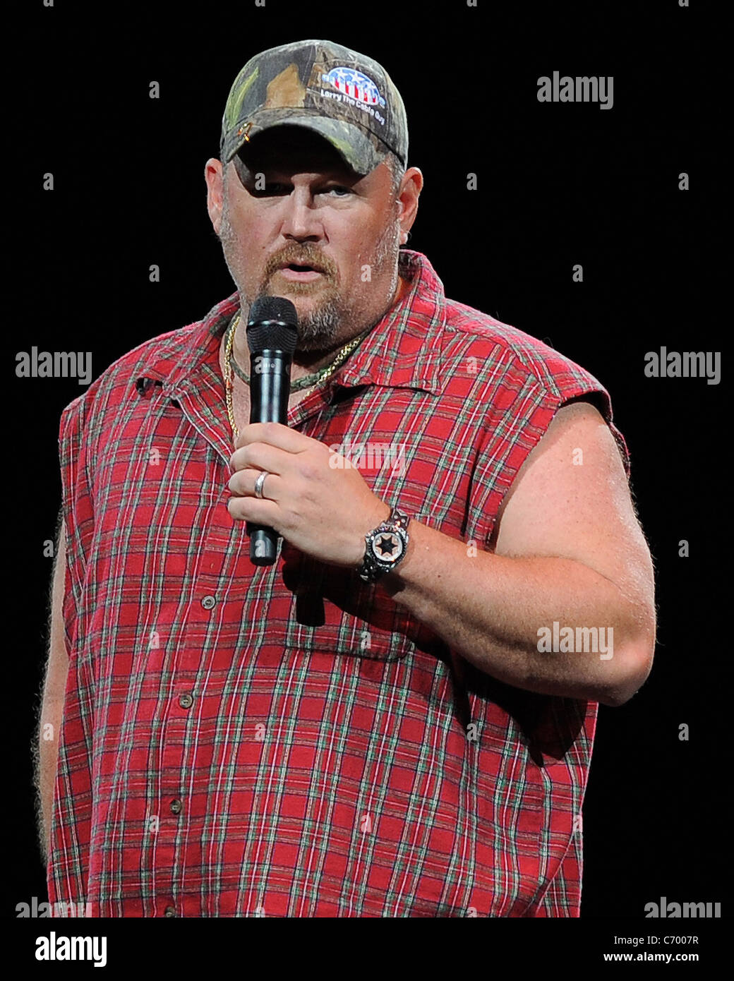 Larry the Cable Guy performing at the Bank Center Sunrise, Florida 13