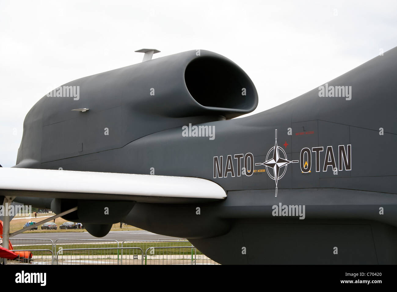 U.S. Air Force Takes Delivery of Two Global Hawk Unmanned Aircraft | UST, image size:1300x956