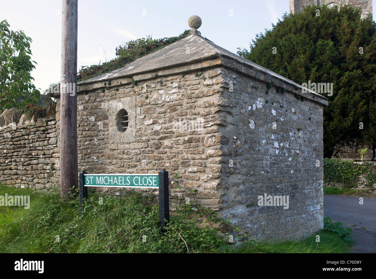 The Old Village Lock Up or Gaol at Buckland Dinham Stock Photo