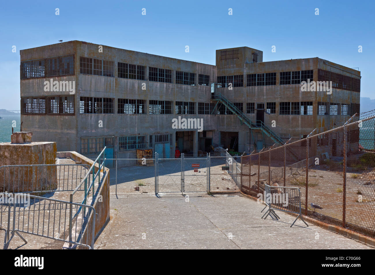 Model Industries Building, Alcatraz Prison, Alcatraz Island, San Francisco Bay, California, USA. JMH5224 Stock Photo