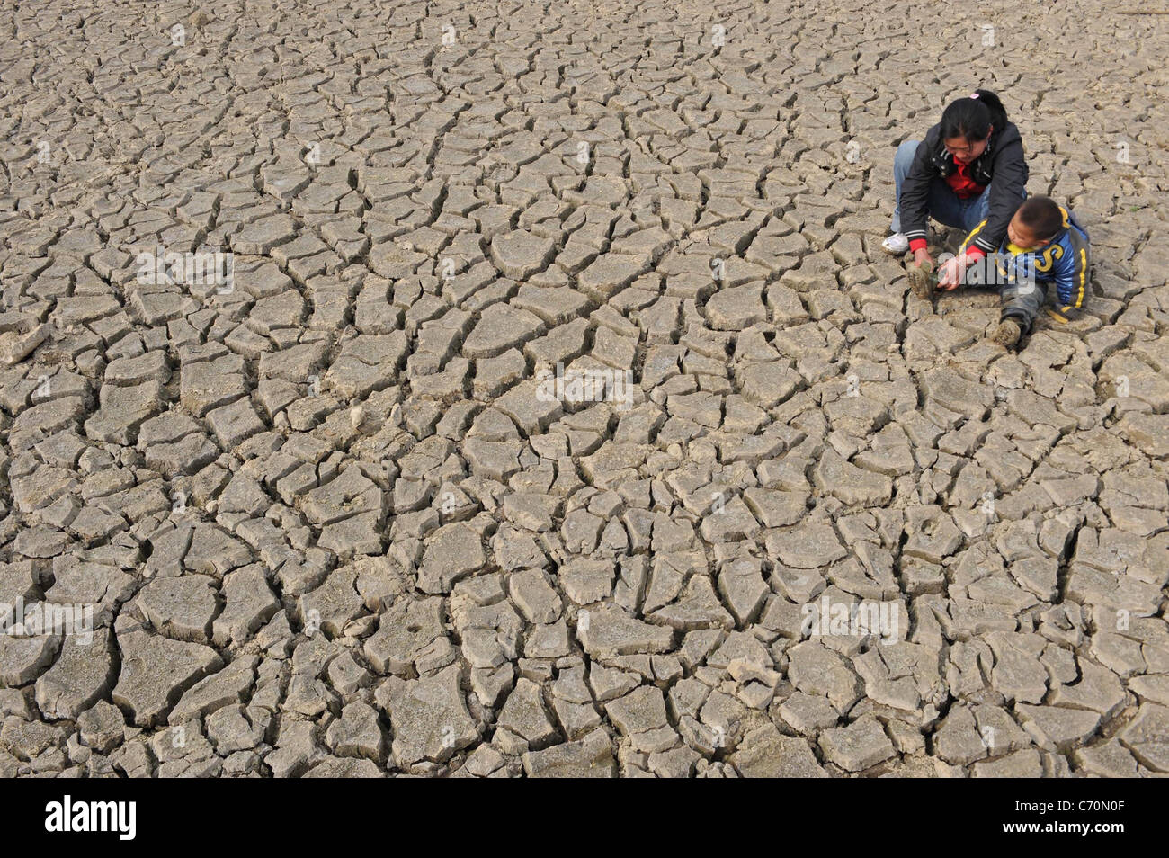 Drought leaves Chinese citizens facing severe water shortage Millions ...