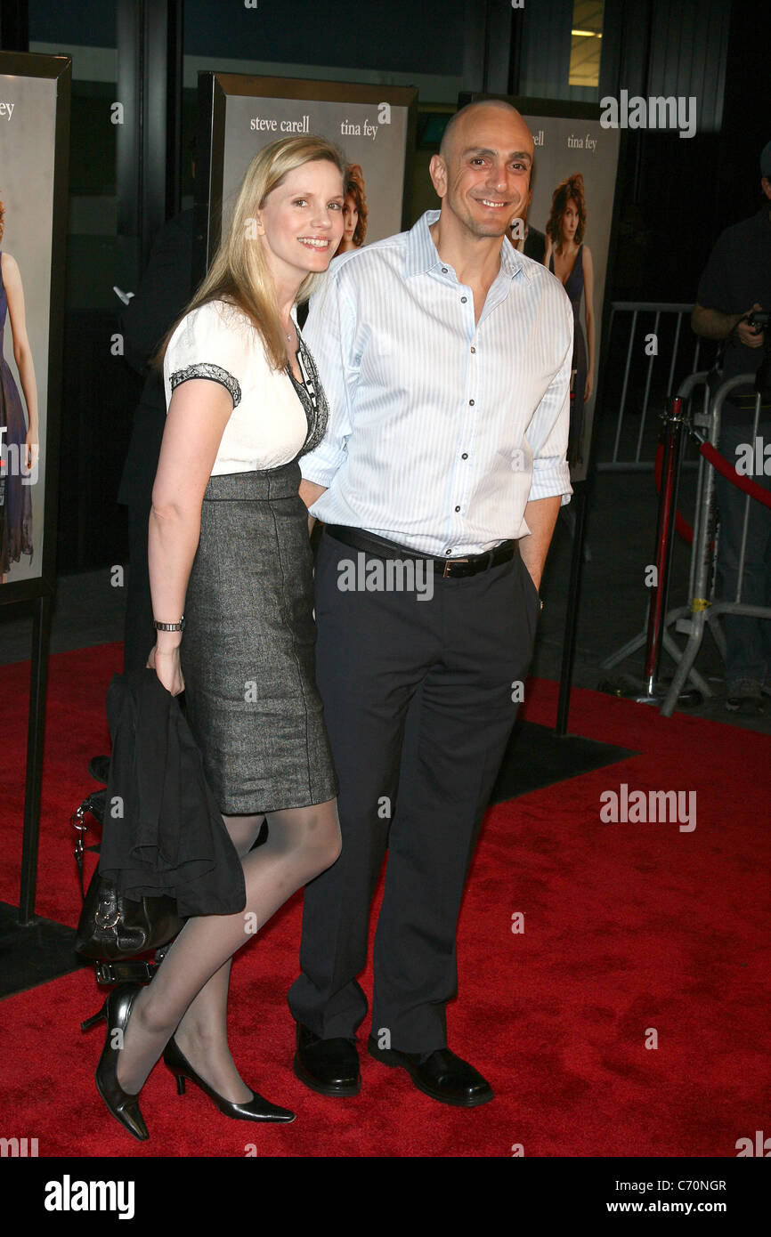 Katie wright hank azaria new hi-res stock photography and images ...