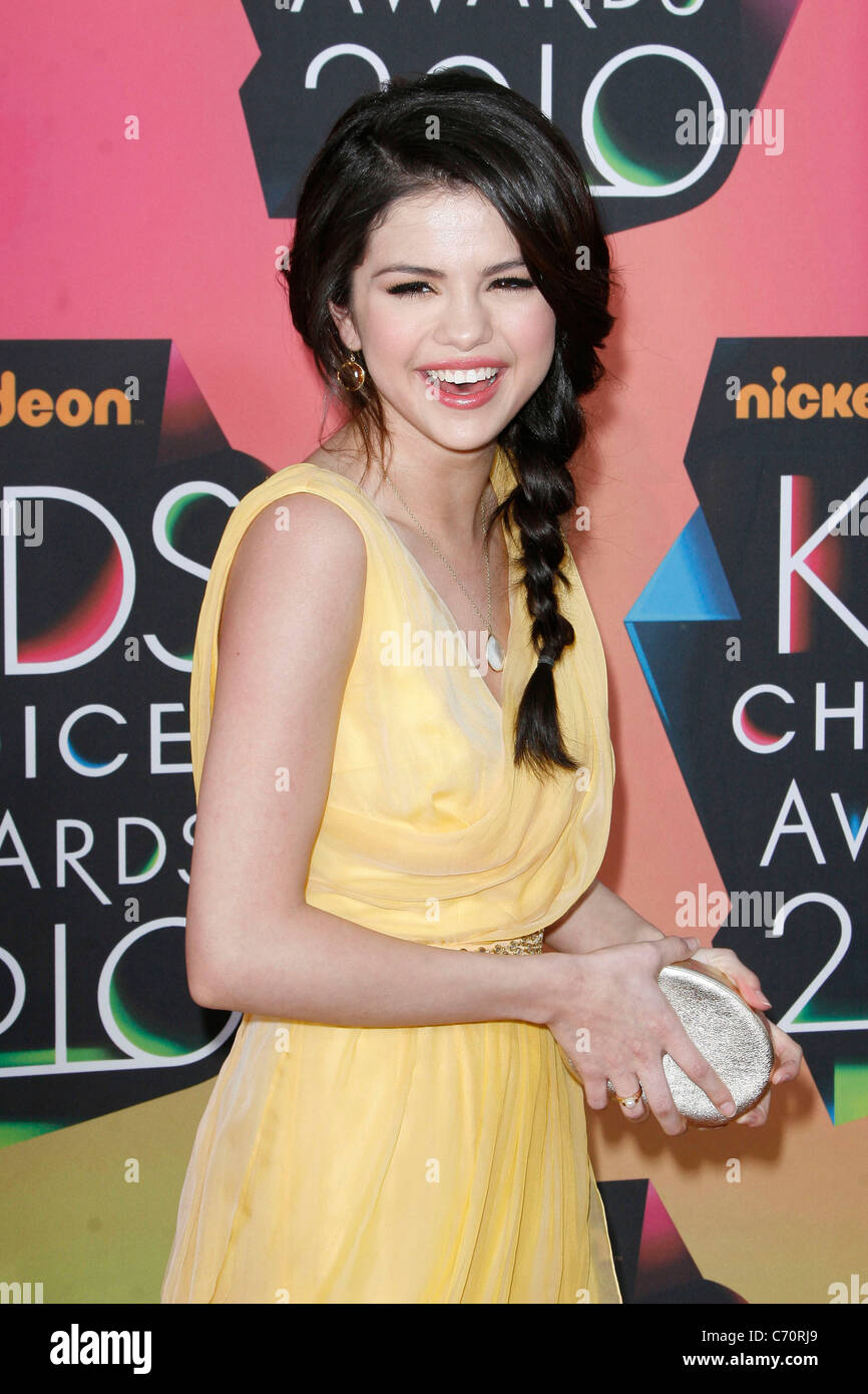 Selena Gomez Nickelodeon's 23rd Annual Kids' Choice Awards - Arrivals
