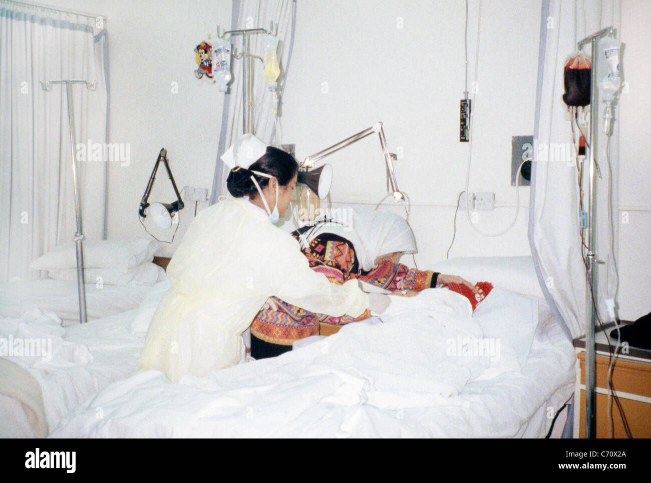Kuwait Hospital Child On Drip Stock Photo Alamy