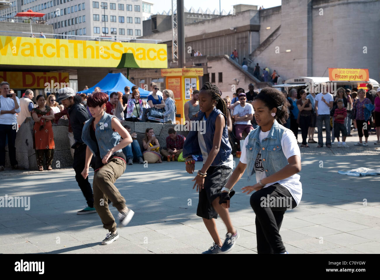 Street Dance outside the National Theatre on the South Bank, London, England, UK Stock Photo