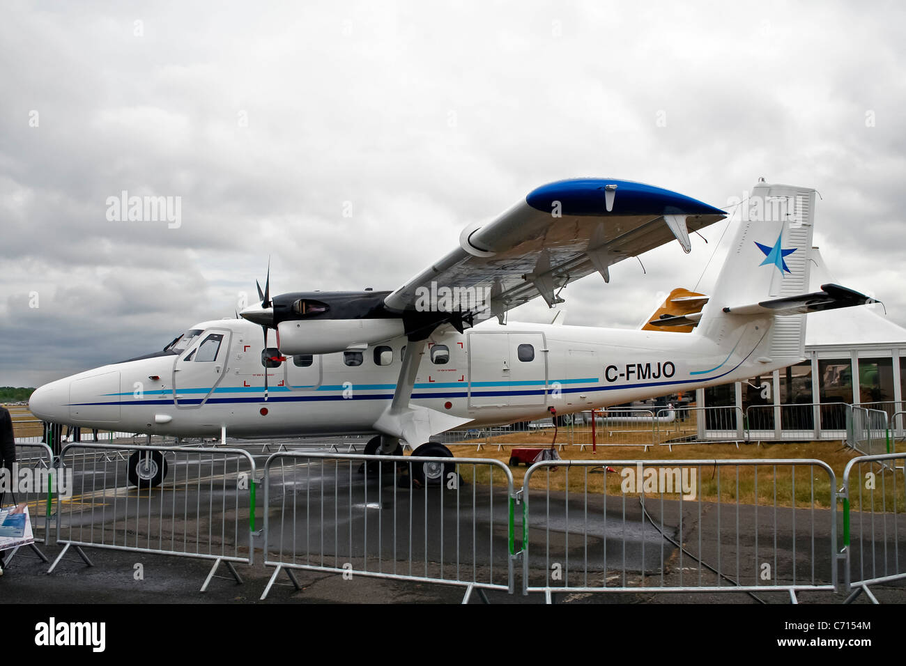 Viking air dhc 6 twin otter series 400 hi-res stock photography and