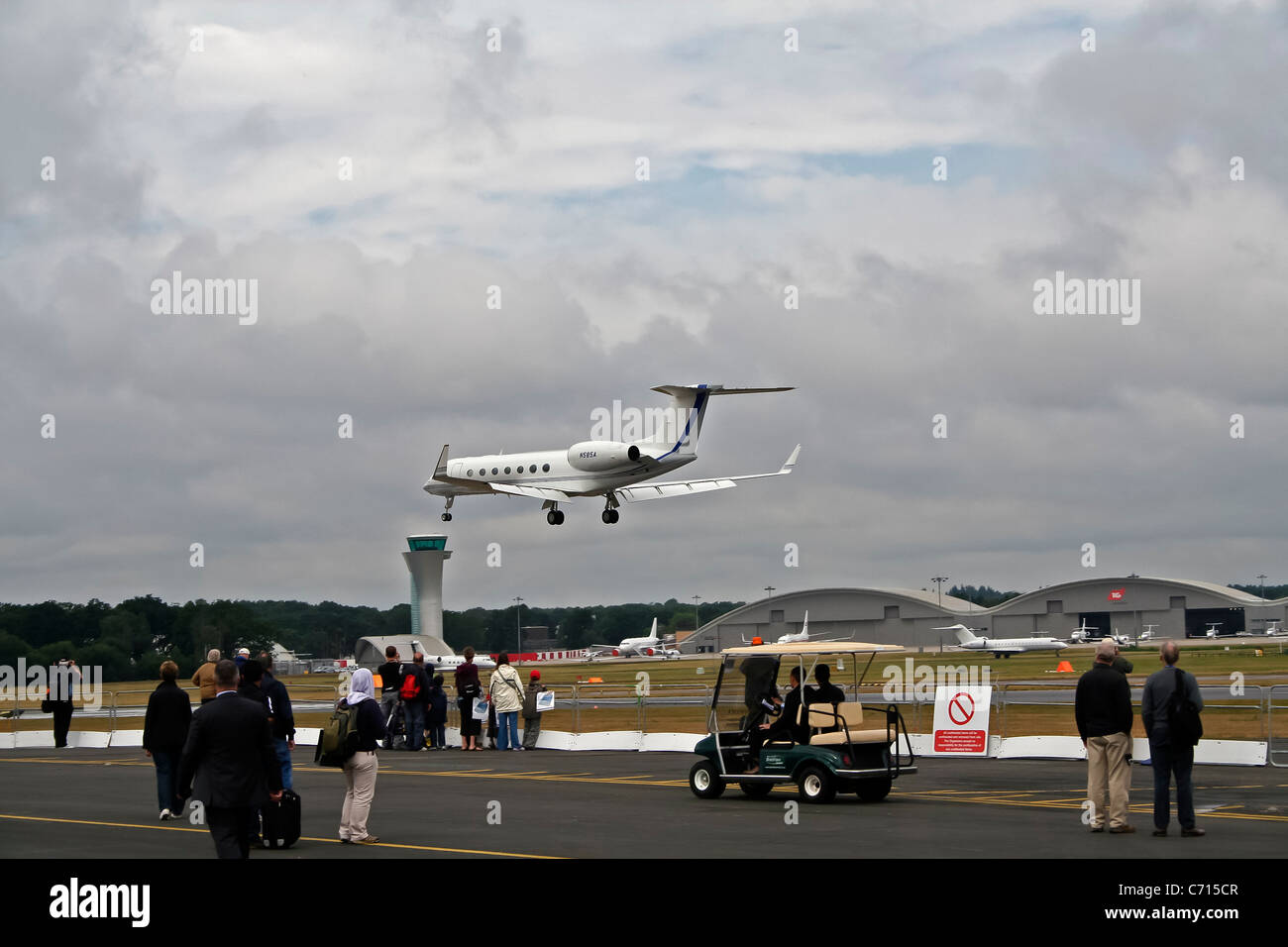 Private Jet Landing At Farnborough Uk Stock Photo Alamy