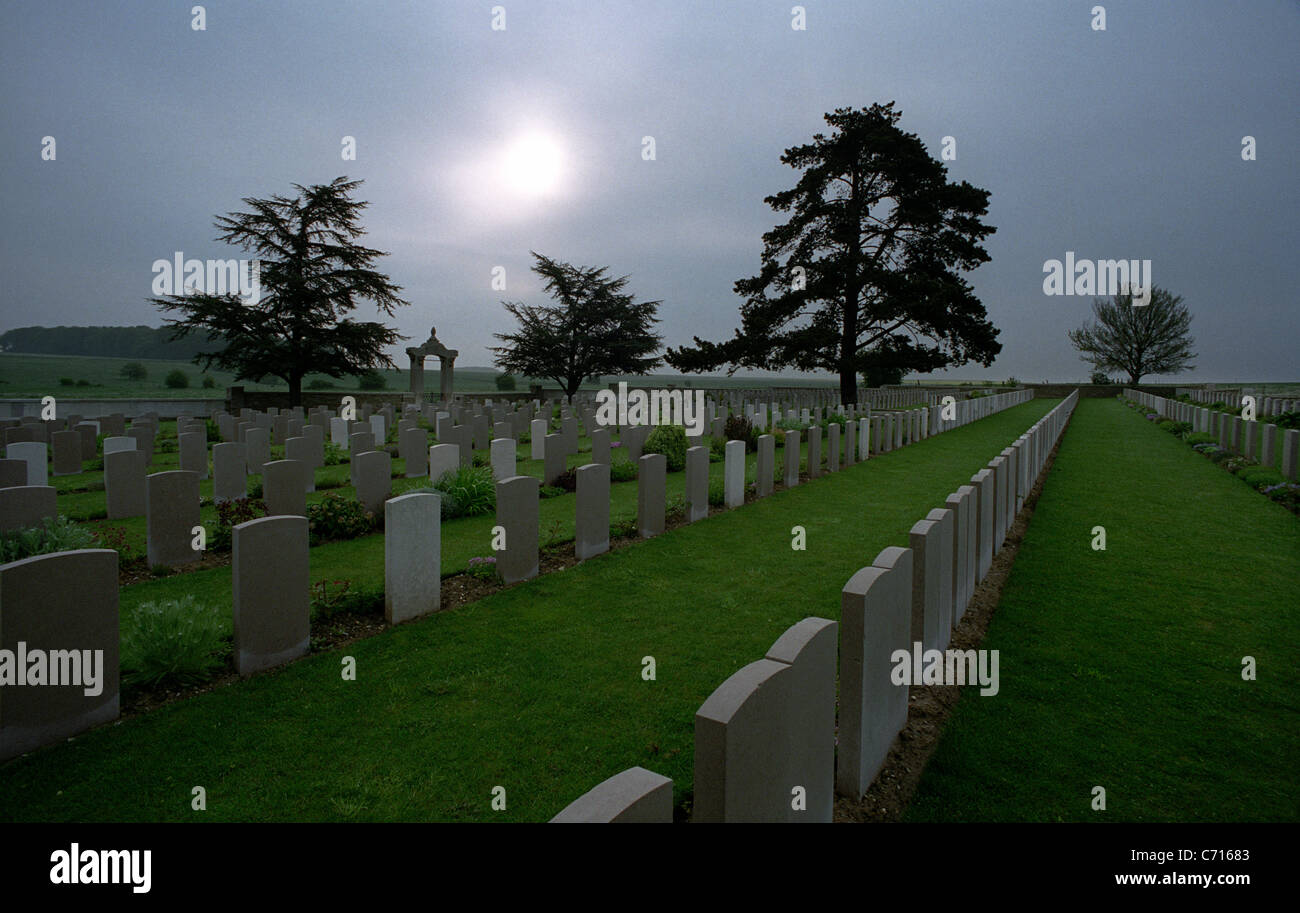 NoyellesSurMer cemeteryNorthern France. WW1 and WW2 Cemeteries
