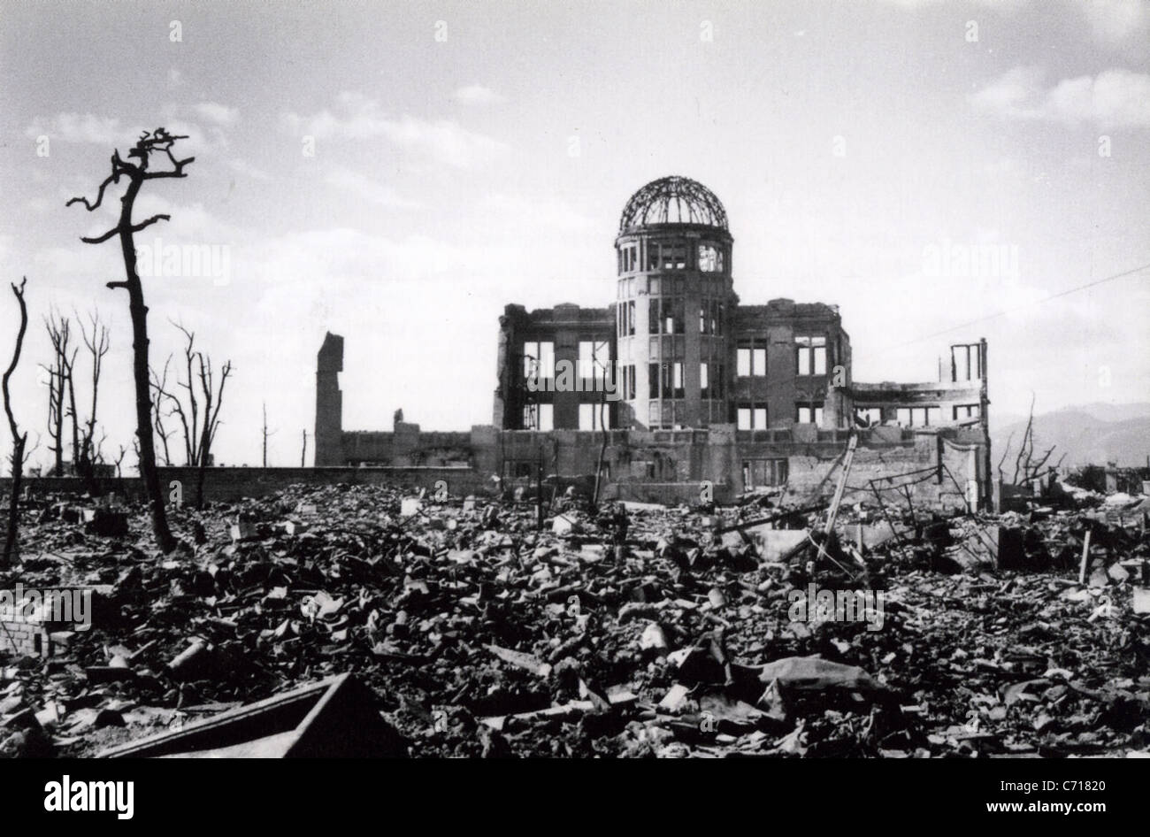 HIROSHIMA, Japan, after the atomic bomb attack of 8 August 1945 showing the Genbaku Dome Stock Photo