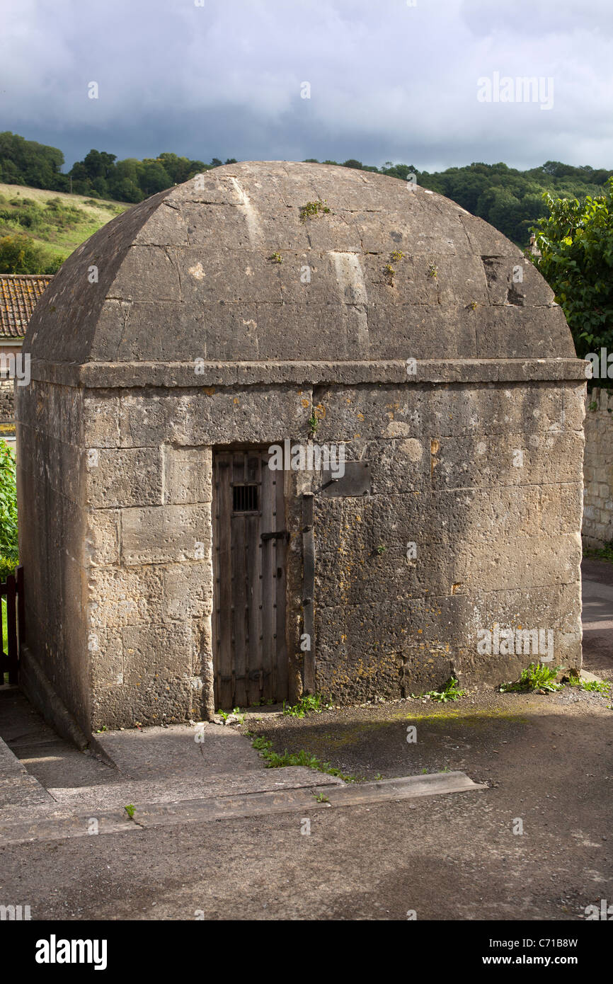 The Old Village Lock Up or Gaol Monkton Combe Stock Photo Alamy