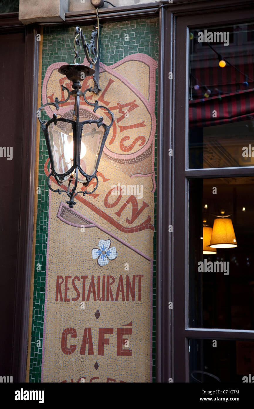 Relais Restaurant and Cafe, Paris, France Stock Photo Alamy