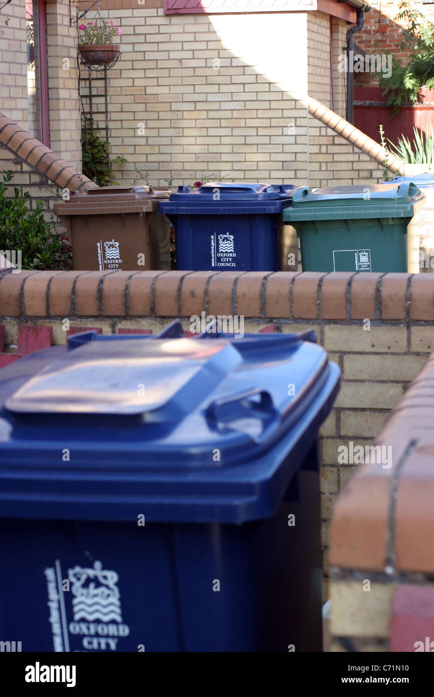 Domestic household waste bins hi-res stock photography and images - Alamy