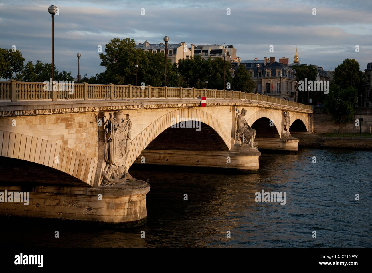 Pont des Invalides Bridge over the River Seine, Paris, France Stock ...