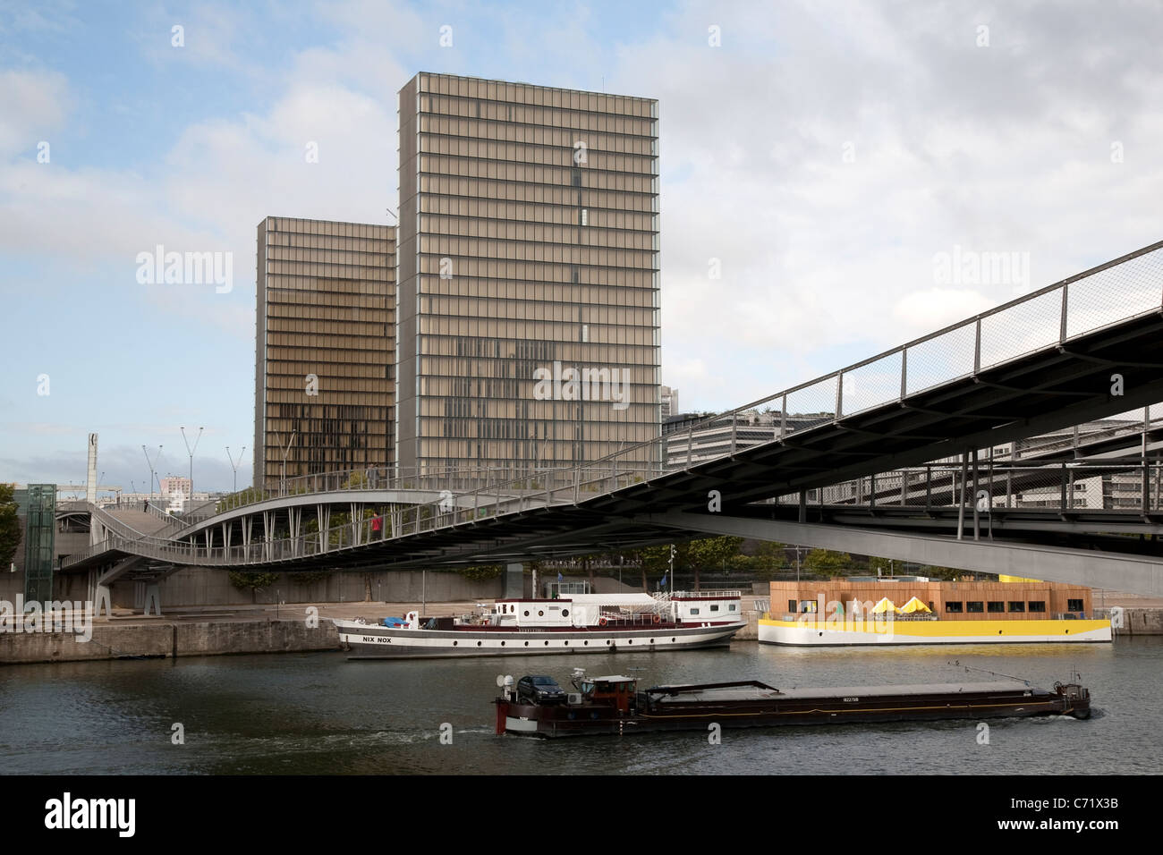 Bibliotheque Nationale de France; Francois Mitterrand; Passerelle Simone de Beauvoir Bridge; River Seine; Paris, France Stock Photo