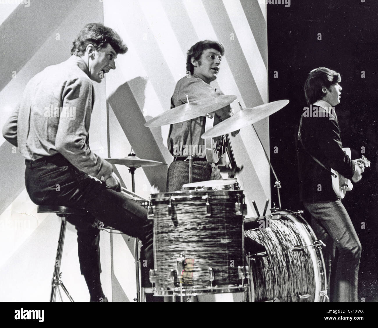 Big three. Тройка марвел. Big 3 basketball. The big 3 (1963) группа. Ortica blues trio.