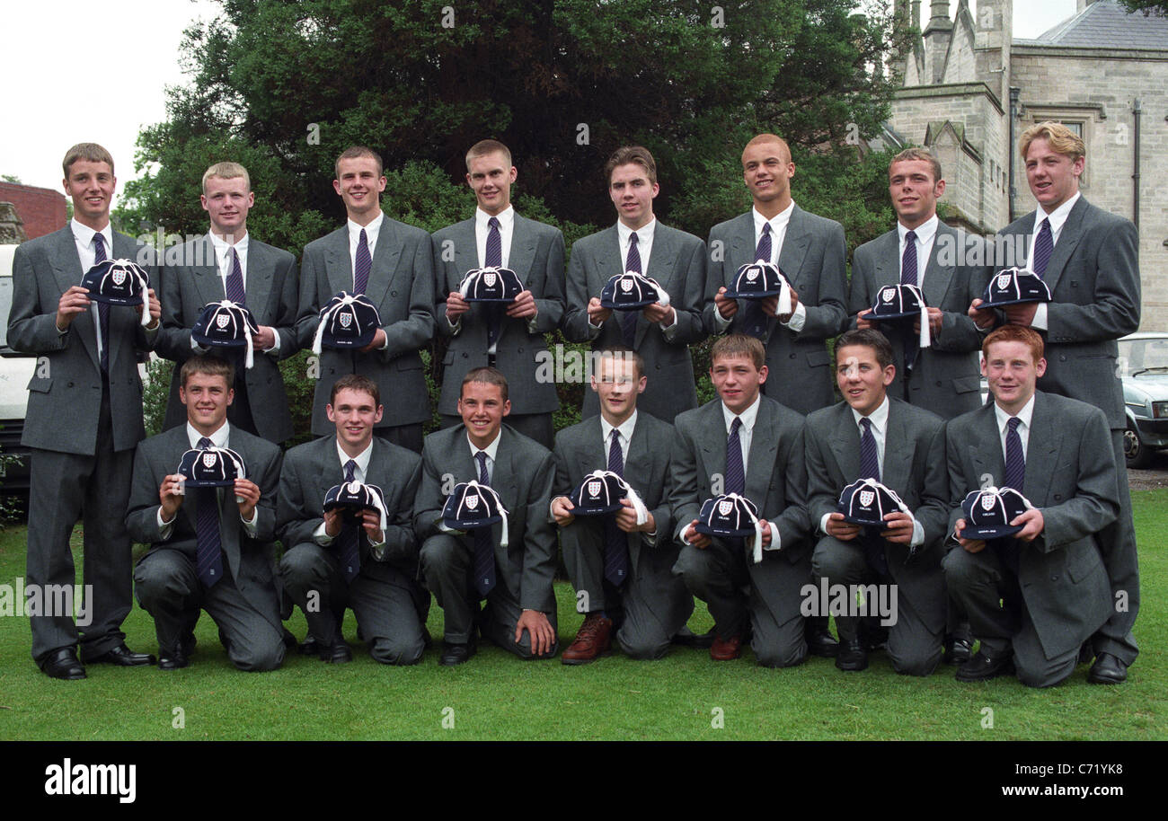 Michael Owen and graduates including Wes Brown & Mark Jones at Football Association’s School of Excellence at Lilleshall 1996 Stock Photo