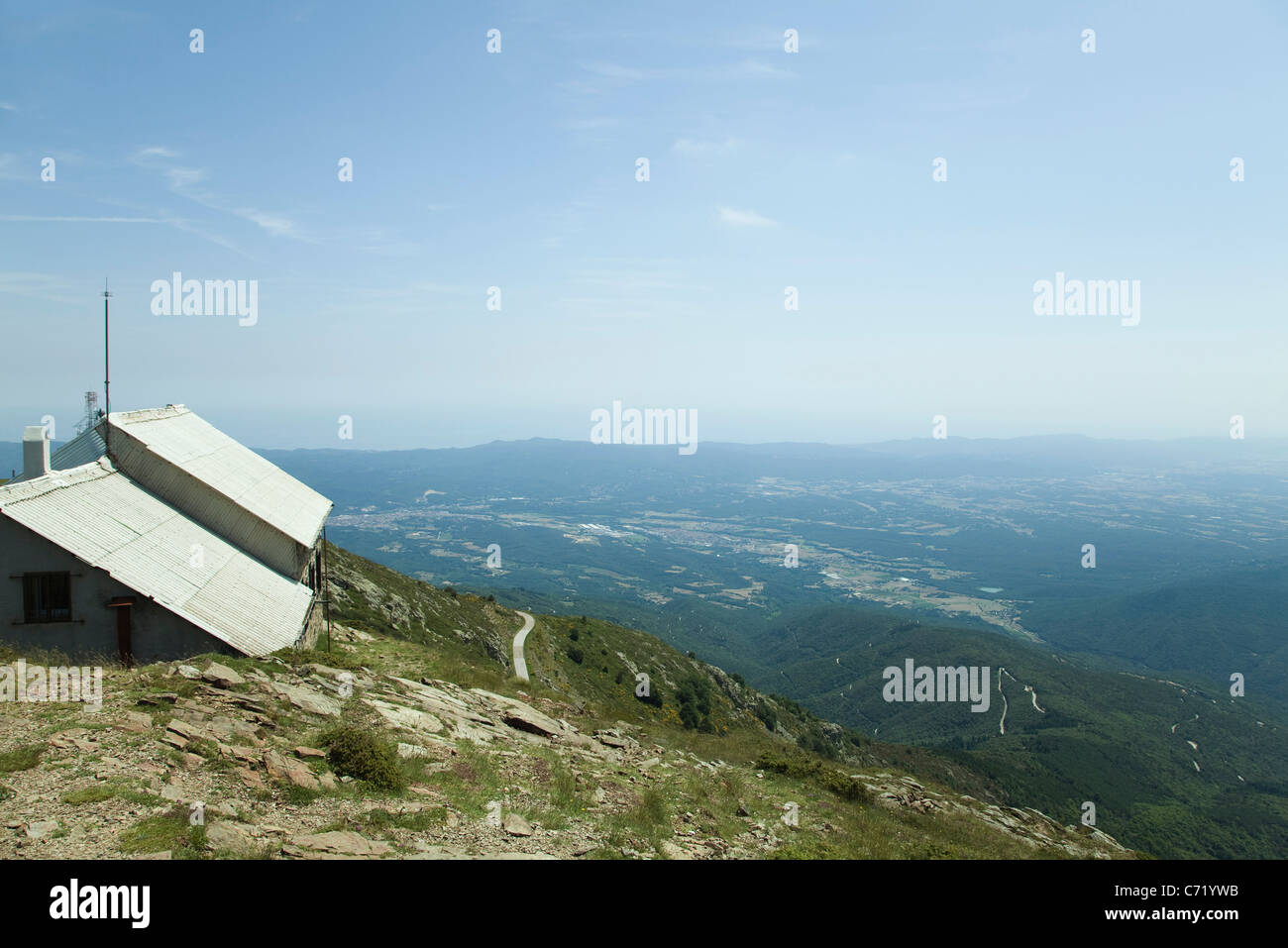 House resting on mountain top Stock Photo - Alamy
