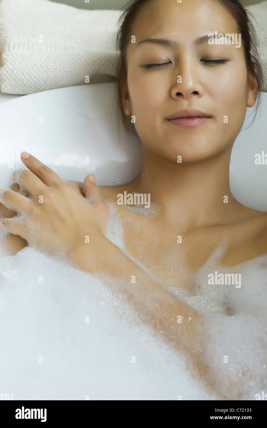 Woman getting out bathtub hires stock photography and images Alamy