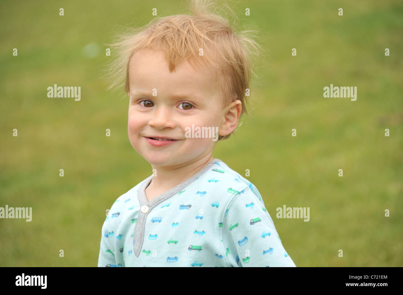 Portrait of a little boy outdoor smiling Stock Photo - Alamy