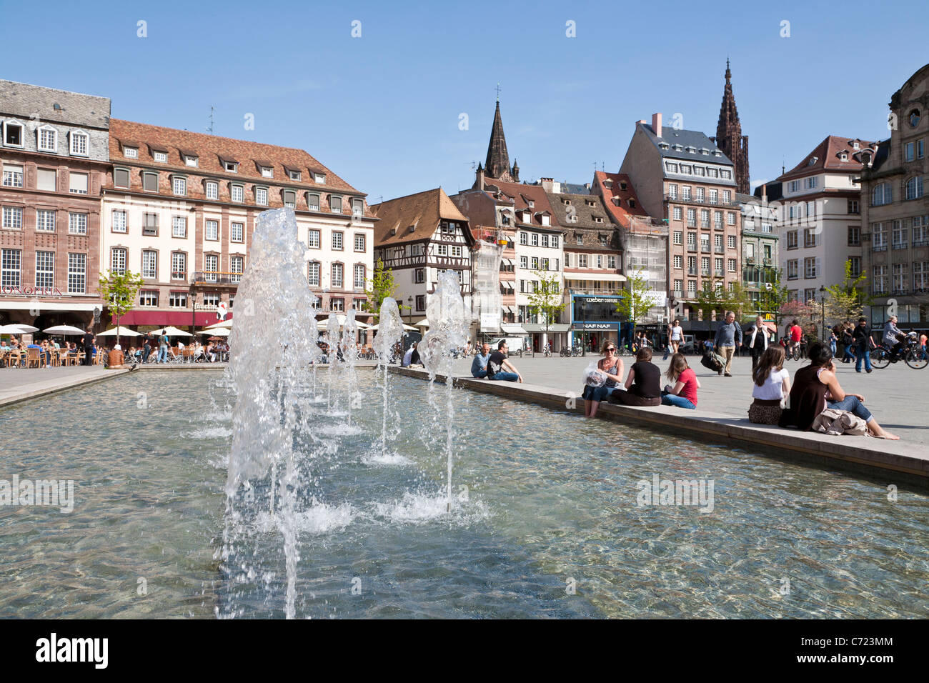 FOUNTAIN, KLEBER PLACE, STRASBOURG, ALSACE, FRANCE Stock Photo