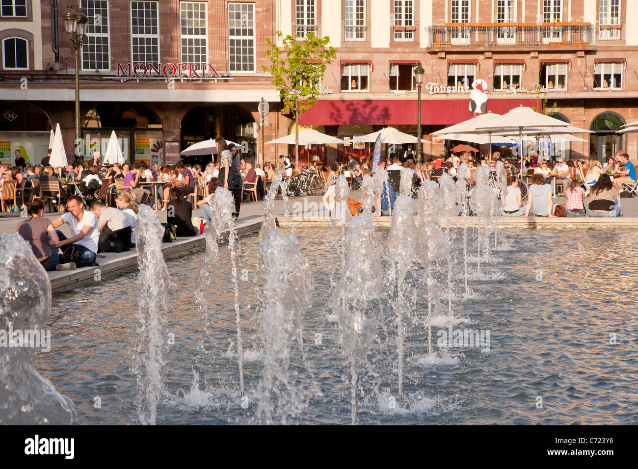 FOUNTAIN, KLEBER PLACE, STRASBOURG, ALSACE, FRANCE Stock Photo