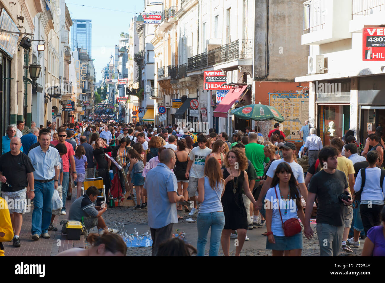 Plaza Dorrego Sunday flea market, San Telmo, Buenos Aires, Argentina Stock Photo