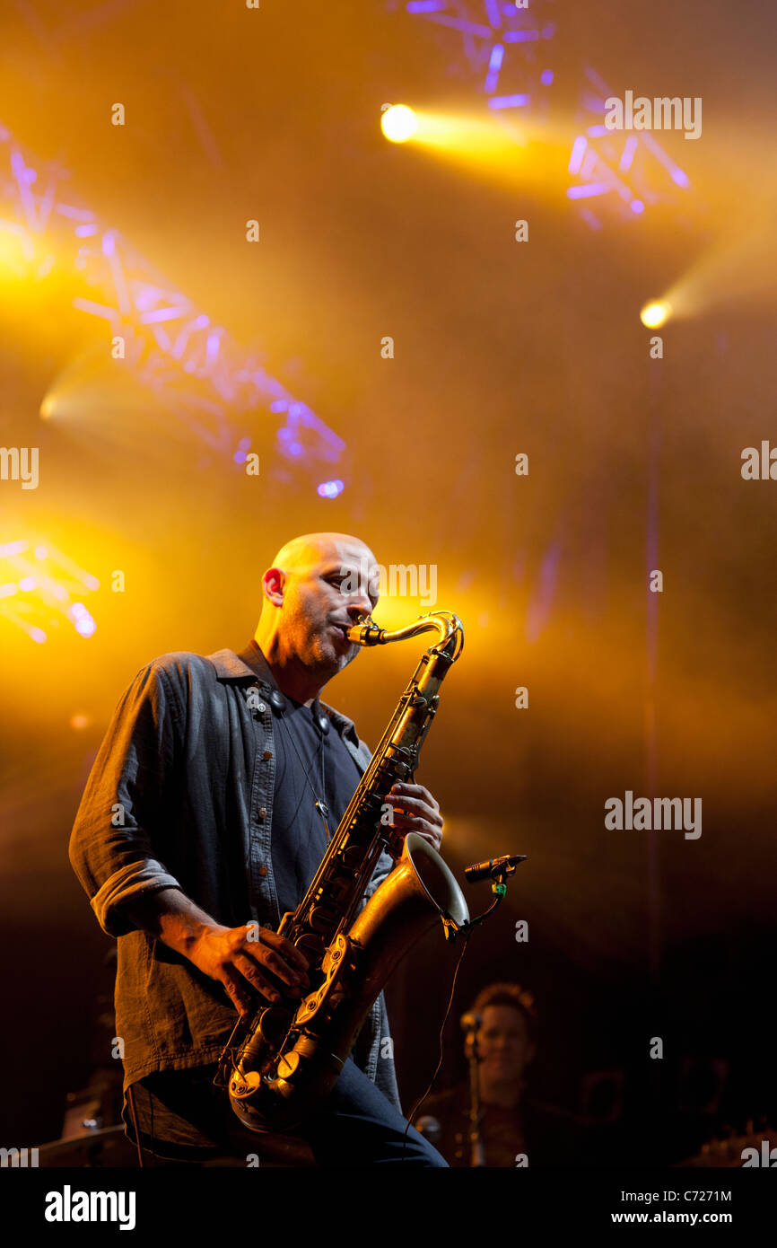 Montreal Jazz Festival, musicians on stage Stock Photo - Alamy